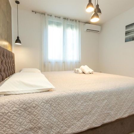 Deluxe Apartment Near The Bridge Zadar Exteriér fotografie